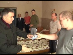 Арсен Аваков посетил в больнице милиционеров, получивших ранения 31 августа
