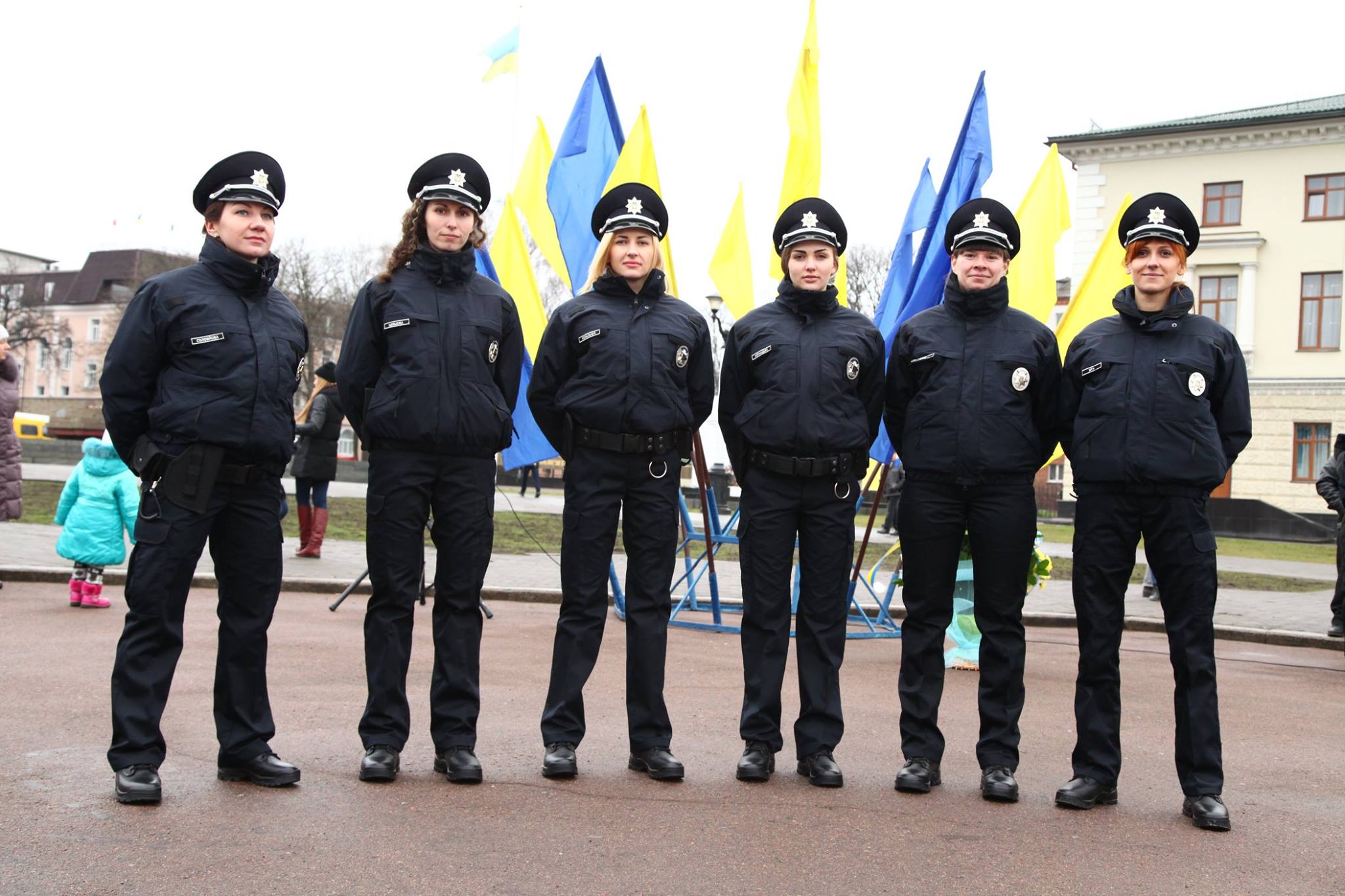 Нова полиция фото. Форма патрульного. Форма патрульного Украины. Форма патрульной полиции. Реформа милиции.